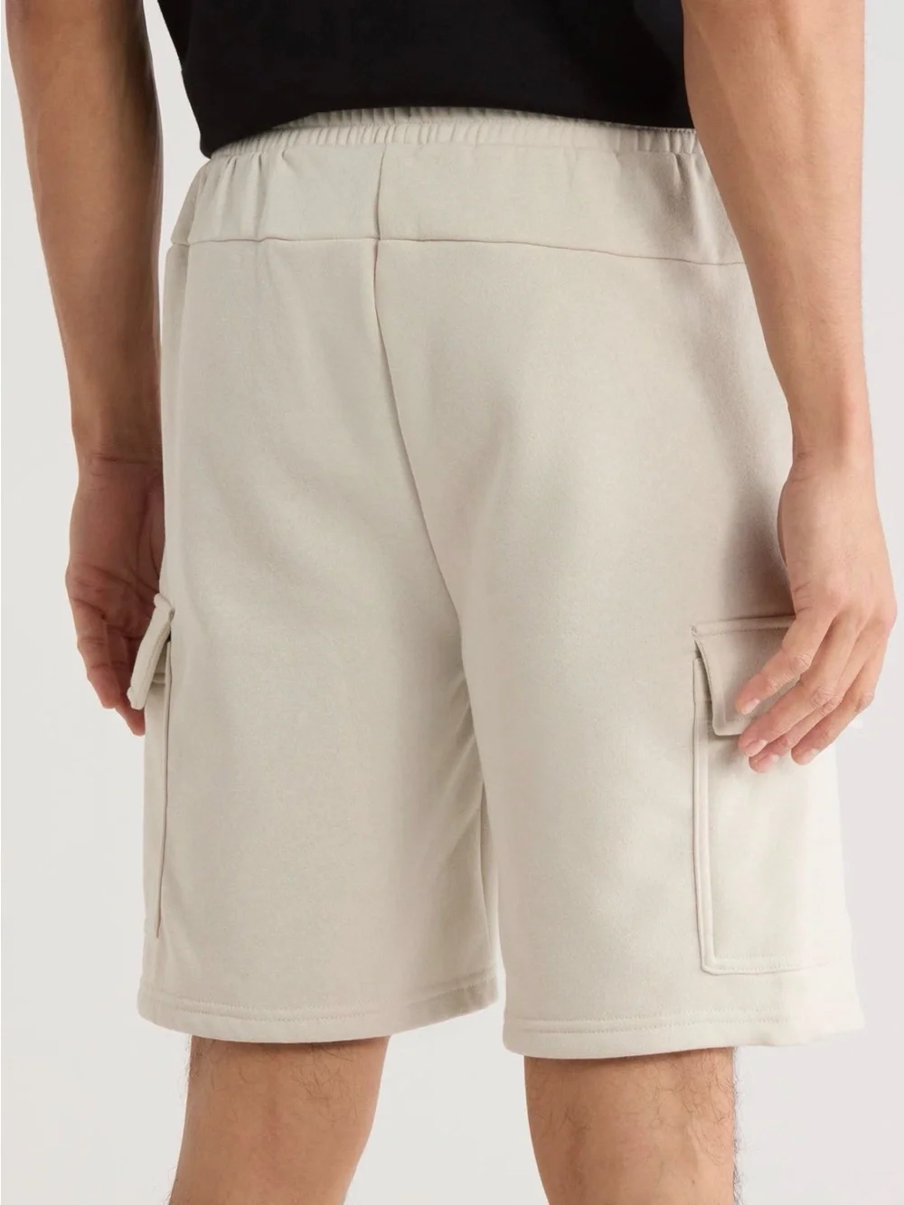 Hurley Fleece Cargo Shorts. Men’s Large